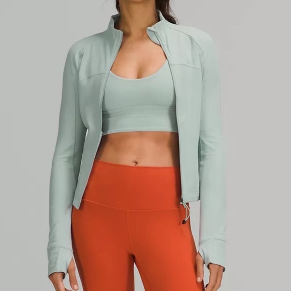 Brand new Lululemon nulu cropped define jacket silver blue